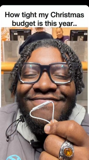 Kenjuan Penn on Instagram: "My budget tight😂😂 Follow 👉🏾 @kengibelaughin for funny memes #memes #funnymemes #jokes memesdaily reels"