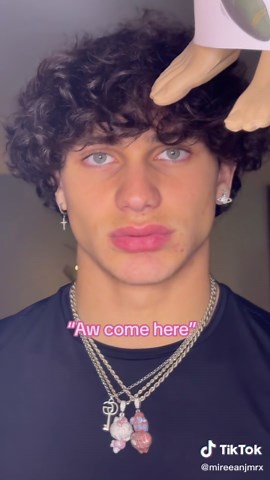 Mistletoe Moments: Sweet Surprises Under the Boughs