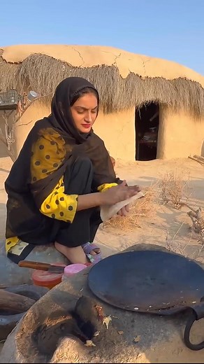 2.4M views · 100K reactions | Desert Girl Making Roti For Her Family| Though Life| #myhappyvillagelife #pakistanivillage #shortvideo #villagelife #morningroutine #camelgirl #traditional #villagegirl #punjabvillage #Desivillage | Areesha Village Cuisine | Facebook