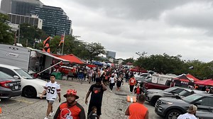 Fans flock to Muni Lot ahead of Cleveland Browns’ 2023-24 season opener