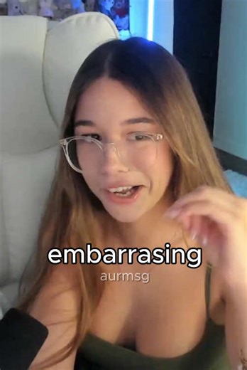 chloe parker admits she plays roblox off-stream #chloeparker @Chloe Parker