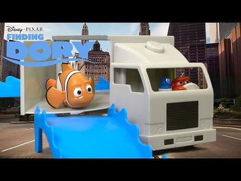 Finding Dory Swigglefish Hank Truck Playset from Bandai