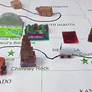 What do Evo and the Oregon Trail have in common? Some truly amazing creative collaboration! Our April #CreatoroftheMonth is Mrs. Vides (plus co-teacher Mrs. Gonzalez), for this golden bot-powered 3rd grade history lesson. Look at those wagon bots go! https://bit.ly/2KmcCOt #OzoSquad | Ozobot