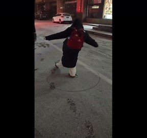 Woman draws perfect circles with her feet in Heilongjiang, China