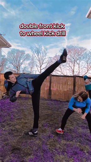 double front kick to wheel kick drill #taekwondo #fightlikeagirl #drills #kicks #trainingmotivation