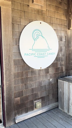 🍫✨ Chocolate lovers, this one’s for you! Take a look at all the delicious chocolate candy bars we have waiting for you! From classic favorites to must-try treats, there’s something to satisfy every sweet tooth. #chocolate #caramel #cadbury #sweettooth #sweet