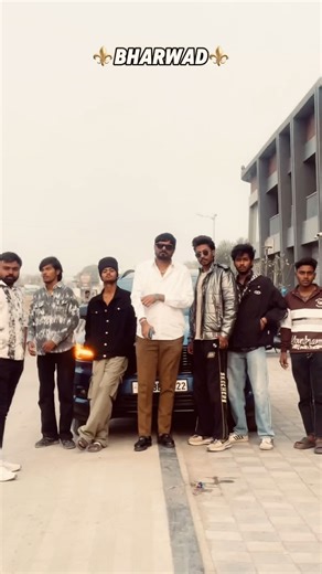 Pintu Bharwad on Instagram: "ONE MAN SHOW⚜️ . . . . . . #reels #bharwadraaj #kingoframol #oneway #trend"