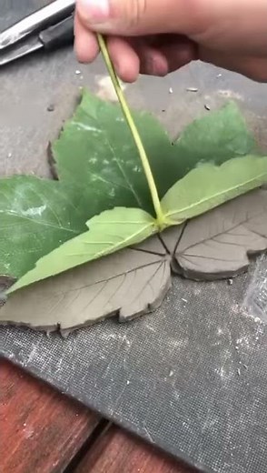 Easy DIY Leaf Prints for Autumn Crafting or Thanksgiving Decor