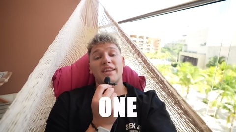 I Traveled 3,512 Miles to Scare my Girlfriend!