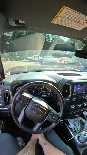 57K views · 1.2K reactions | My battery died at the landfill  #junkremoval #SmallBusiness #dumpire #irl | Dumpire Junk Removal | Facebook