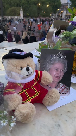 Queen Elizabeth Buckingham Palace Trooping the Colour 1981