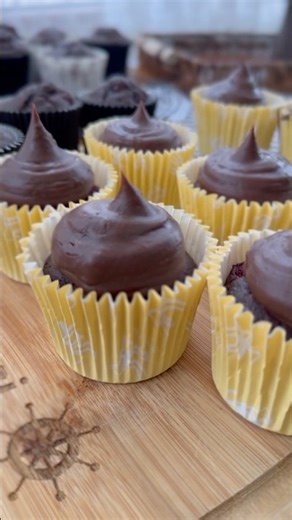 Chocolate raspberry cupcakes