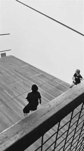 The team at @clontarffoundation visited Crows Nest Squash Club to give Squash a go and introduce the boys to a new sport! Here’s what they had to say about Squash 🥇 Massive shoutout to Andrew, Aaron and Crows Nest Squash for heading up this awesome initiative 🙌 If you are interested in working with Squash QLD, email info@squashqueensland.com.au today 🤝 | Squash Queensland