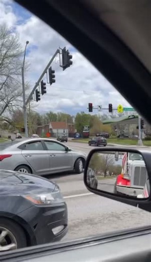 🎥: Pursuit through Northeast Omaha that started at 37th and Pratt but ended at 20th and Cuming with 2 in custody after shots were fired at Delta Units. Video posted by Jessie M. | Omaha Scanner