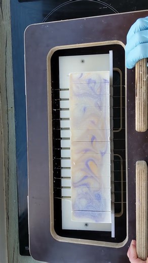 Cutting Lavender and Bergamot cold process soap #amsr #coldprocesssoap #essentialoils