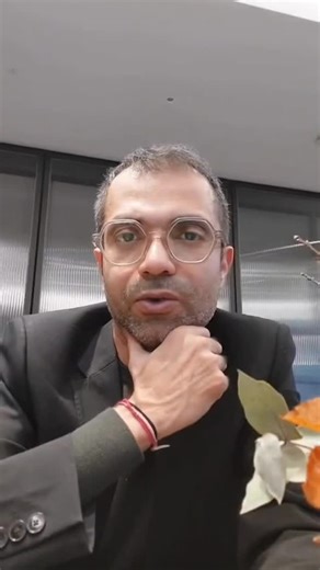 Restoring a Piece of Kentish History: The Rose & Crown, Tonbridge. 🍻✨ There’s something truly special about breathing new life into a Grade II listed building. Our recent project at the historic Rose & Crown in Tonbridge, Kent, was all about honoring its rich English town character while subtly elevating the guest experience. We took a ‘back to basics’ approach, stripping away years of paint to reveal the stunning original oak beams and timber columns. By restoring and polishing the wooden floo