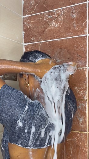 Within 30 seconds, your shampoo should create a gentle lather and start lifting dirt, oils, and buildup from your scalp. If it just sits there, feels sticky, or does not spread, it is not cleansing properly. That usually means it is too weak for your scalp, or it is full of ingredients that coat instead of clean. A good shampoo works fast, leaves your scalp refreshed, and makes your strands feel clean but not stripped. This is how you know the shampoo is doing its job. #washday #shampoo #hairgro