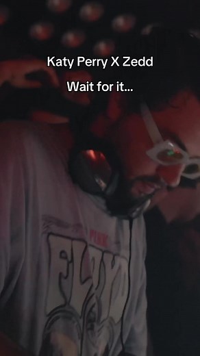 Firework vs Clarity Mashup Remix by Katy Perry and Zedd