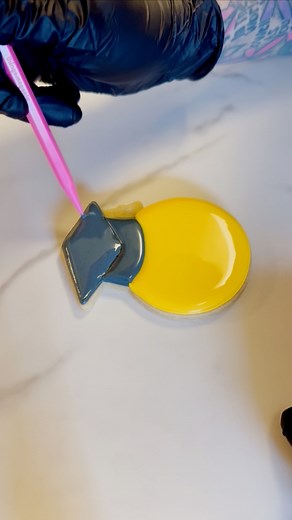 Graduation looks good on you! Caps off to the grads and sweet smiles all around! 🎓😊#GraduationCookies #SmileyFaceCookies #GradSmiles #ClassOf2025 #GraduationTreats #CustomCookies #CookieArt #GradPartyIdeas #SweetCelebration #CookieDecorating #BakersOfInstagram #EdibleArt #GraduationDesserts #GradCapCookies #CookieLove #HandDecoratedCookies #GraduationGifts #CookieInspo #CelebrateWithCookies #SmileyCookies #cookiesofinstagram❤️ #cookies #sugarcookiedecorating | One Smart Cookie and Crafts