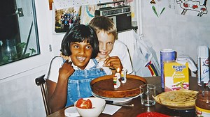 Documentaire : “Une histoire à soi”, de saisissants récits d'adoption - RTBF Actus