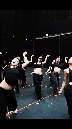 kim jennie dance practice on mma award