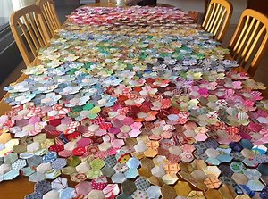 65K views · 156 reactions | I'm making a hexies queen size quilt using fabric scraps. It's easy: https://youtu.be/04PThVelptg Download the hexagon pattern from my post https://mypatchwork.wordpress.com/2015/12/26/english-paper-piecing-hexagons/ | TeresaDownUnder | Facebook