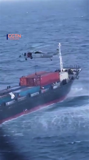 MOMENT: US military storms ship said to 'violate blockade of Iranian ports'