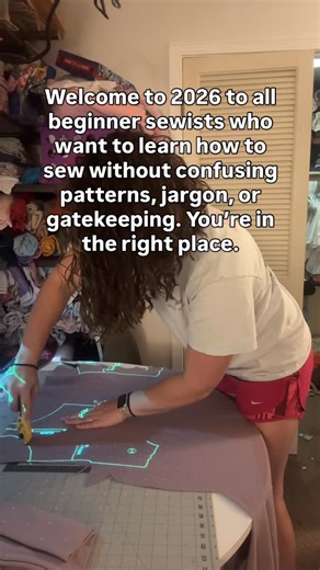 Becca | Sewing and Quilting Education on Instagram: "Hi, I’m Becca 👋🏼 31 • SAHM of 3 • Indiana born & raised I’ve been sewing for over 20 years and somehow turned it into my love language 🧵 When I’m not behind a sewing machine, I’m coaching volleyball (former collegiate player) or collecting thimbles everywhere I travel—yes, it’s a thing 😅 Sewbexx is all about real-life sewing: free tips, approachable projects, learning as you go, and creating without the pressure of perfection. 👉🏼If cozy 