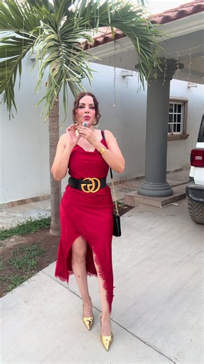 Vestido rojo: ideas de outfit y cómo combinarlo