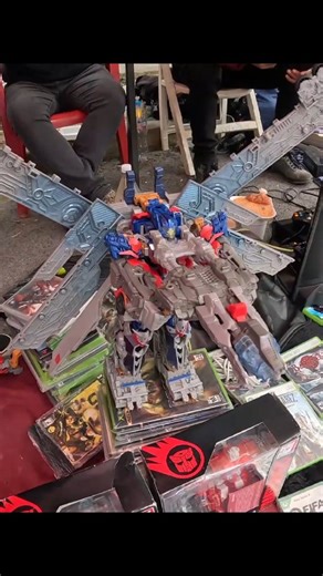 1.3K reactions · 19 shares | Encontré todos estos TRANSFORMERS BARATOS en el Tianguis #swapmeet #fleamarket #chachareando #transformers #vagorecon | Jhoan Gomez | Facebook