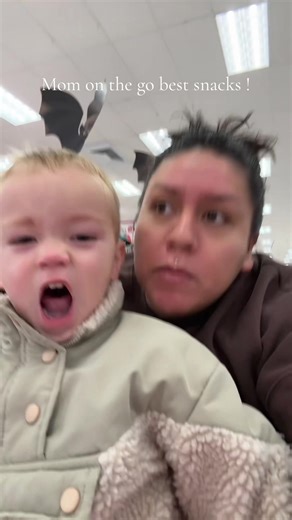 Best on the go snacks ! @Eat Mezcla #puffcrispyclub #mezclabars #momsnacks #onthego #snackideas