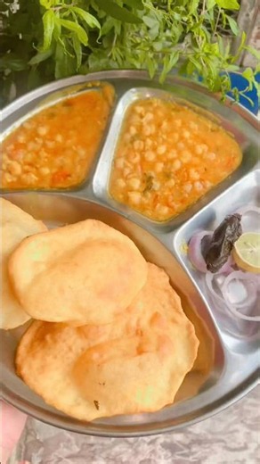 Easy Chole Bhature Recipe | Soft & Fluffy Bhature | Street Style Chole Recipe 😋