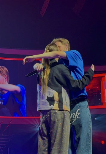 Wat een lieffies zo samen 😍 @Roxy Dekker @Koen #koentjeko #roxyro #bankzitters #concerts #ziggodome