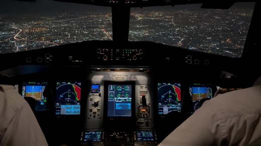 4.5K views · 121 reactions | Vista de pouso noturno do cockpit ATR 72-600 da Iran Air no Aeroporto Mehrabad de Teerã | Mayday Desastres Aéreos -Alessandro Nunes | Facebook