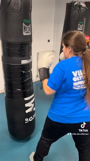 villeneuve_92 on Instagram: "VILLENEUVE FIT Envie de bouger pendant votre pause déjeuner ? En ce début d’année, nous vous rappelons, votre rendez-vous sportif du midi, Villeneuve Fit. Les séances se déroulent à l’espace Nelly-Roussel, mais aussi en extérieur et à la piscine. Au programme : des circuits training ainsi que des initiations à différents sports tels que la boxe, le judo, le basket ou encore la natation. Rejoignez-nous les mardis et jeudis de 12h10 à 13h10. Toutes les infos sont sur n