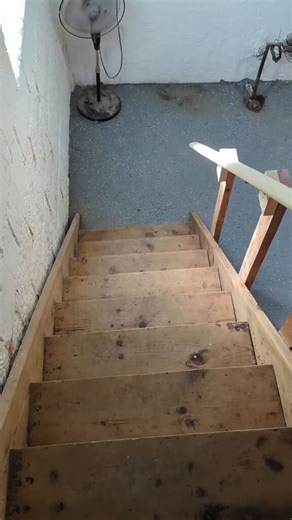 Stairs are tough for some of us.@alexthechick knows this first-hand.