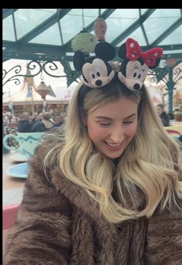 Praise the Lord we’re not stuck in the walking dead queue of people leaving the park.. this time 😅🐭🏩 #disney #DLP #disneygirl #disneylandhotel #disneylandparis