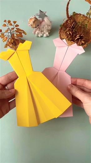 How to Create an Elegant Paper Dress in Minutes #origami #diy #dress #paperdress