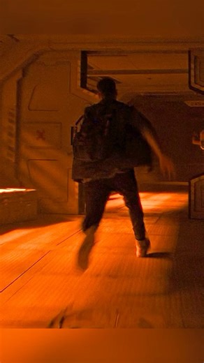 "Close the Door!" Betrayal & Facehuggers! This Slide Saves the Day! 🤯#alien #scifihorror #movie