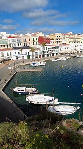 Port de Cales Fonts 🤩🚣🐟☀️ Menorca Menorcatour Síguenos en https://www.instagram.com/menorcatour Más info: https://menorcatour.com/menorca/pueblos/es-castell.html 📹 18/02/25 #menorca #menorcaparadise #menorca_eyes #menorcalove #menorca_nature #menorcaisland #menorcaturismo #menorcatour #menorcaexisteix #escastell #visitmenorca #discovermenorca #exploremenorca #hiddenparadise #beautifuldestinations #travelspain #islandlife #coastalviews #seasideescape | Menorca Menorcatour