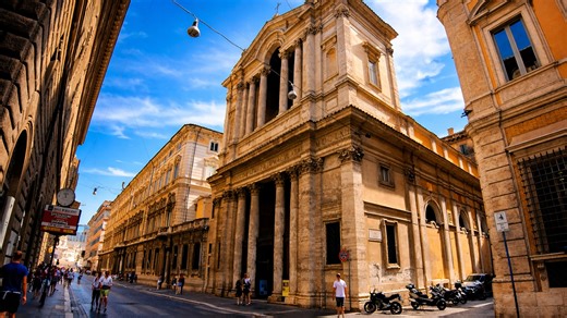 Rome’s historic main street up close