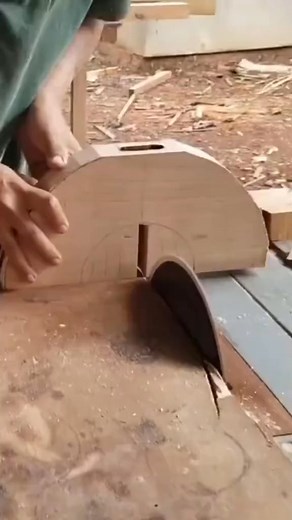 1.1K views | The table saw has several uses #DIYProjects #DIYIdeas #DIYHomeDecor #diy-001 #woodworking | Sophie B. Ellis | Facebook