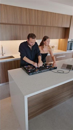 Tonight I wanna dance with Usher at my house party