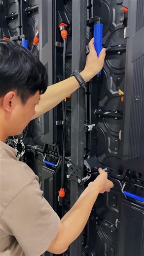 Ultra-lightweight modular LED screen