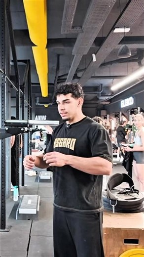 Commencer large ou serré sur les dips lestés ?