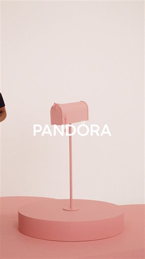 Love begins with small moments and the right gifts. Explore Pandora jewelry. | Pandora