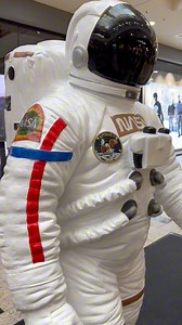 Astronomie hautnah erleben 🌙🌎🪐 Ab heute bis 13. Oktober habt ihr die Möglichkeit in den City Arkaden Klagenfurt Ausstellungen zum Sonnensystem und zu Meteoriten anzusehen! 🪐☄️💫 Einzigartige Exponate, die so noch nie in Kärnten zu sehen waren, werden hier präsentiert 🙌 Ihr seid alle herzlich eingeladen die Ausstellung zu besuchen 🤩#klagenfurtamwörthersee #stadtderbegegnung #klagenfurtcity #astronomie #sonnensystem #meteorit | KLAGENFURT