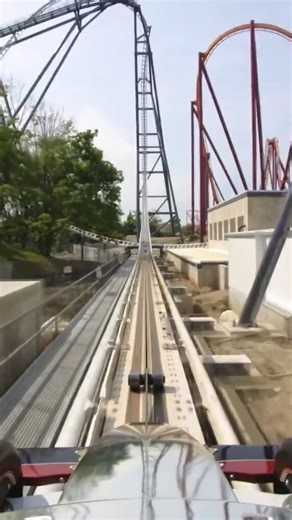 96K views · 954 reactions | With 0-78 mph, you’re looking at the fastest-accelerating launch coaster in North America! Anyone recognize this max-thrill ride? | Six Flags | Facebook