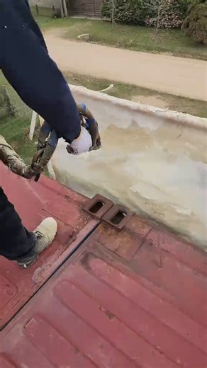 The Polyurethane magic in roofing restoration