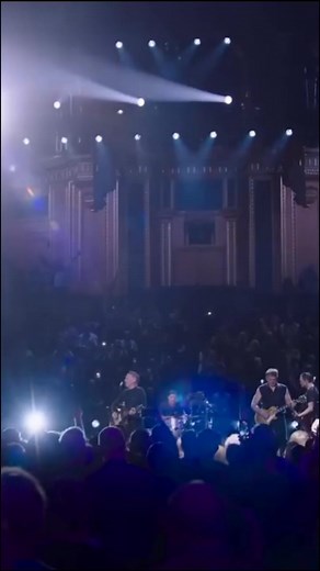 BRYAN ADAMS "Summer Of 69" #bryanadams #live #concert #rocknroll #fbreelsfypシ゚ | Allan Gerente Cuares